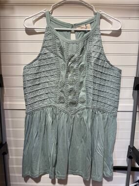LOGO Lavish by Lori Goldstein Peplum Tank W/Eyelet Detail & Embroidery Size M